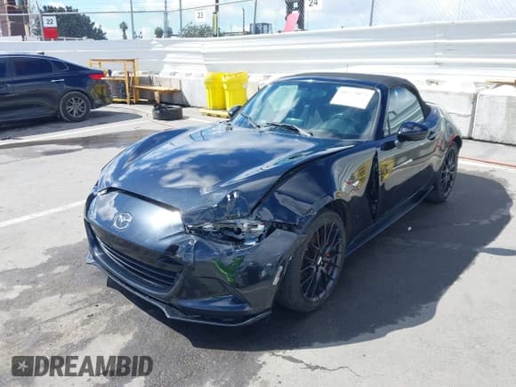 ✅ 2016 Mazda MX-5 Miata Club • VIN: JM1NDAC78G0115478 • Lot: 41772075. Wystawiony na IAAI z przebiegiem 58 236 mil. Bezpłatny archiwum sprzedaży aukcyjnych z USA i szczegółowy raport historii pojazdu na DreamBid. Zdjęcie 6.
