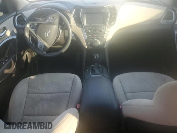 ✅ 2018 Hyundai Santa Fe 2.4L • VIN: 5XYZU3LB5JG507711 • Lot: 75247764. Wystawiony na Copart z przebiegiem 66 969 mil. Bezpłatny archiwum sprzedaży aukcyjnych z USA i szczegółowy raport historii pojazdu na DreamBid. Zdjęcie 8.