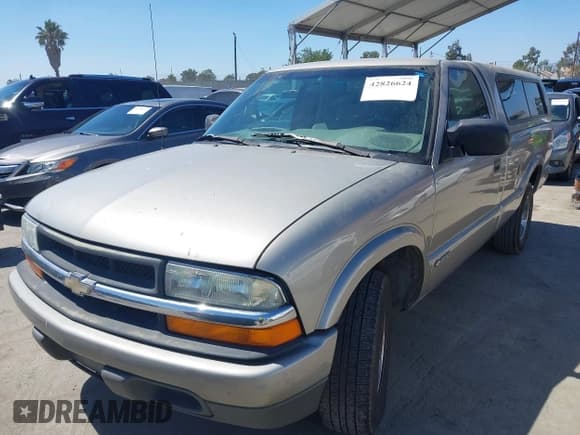 ✅ 2001 Chevrolet S-10 • VIN: 1GCCS14W018223802 • Lot: 42826624. Listed on IAAI with 160,841 mi. Free auction sales archive from the USA and detailed vehicle history report at DreamBid. Image 2.