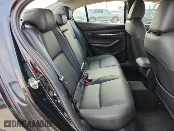 ✅ 2025 Mazda 3 S Select Sport • VIN: 3MZBPABM1SM473686 • Lot: 82748045. Wystawiony na Copart z przebiegiem 6 785 mil. Bezpłatny archiwum sprzedaży aukcyjnych z USA i szczegółowy raport historii pojazdu na DreamBid. Zdjęcie 10.