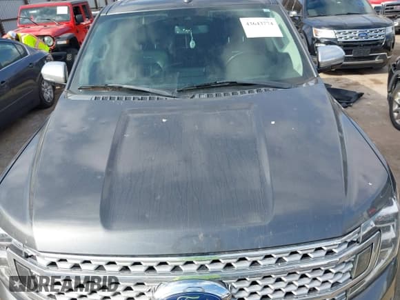 ✅ 2018 Ford Expedition Platinum • VIN: 1FMJU1LT6JEA70140 • Lot: 43643774. Wystawiony na IAAI z przebiegiem 149 177 mil. Bezpłatny archiwum sprzedaży aukcyjnych z USA i szczegółowy raport historii pojazdu na DreamBid. Zdjęcie 6.