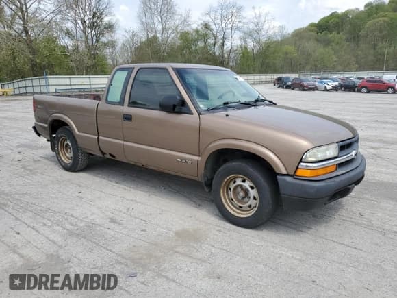 ✅ 2002 Chevrolet S-10 Fleet • VIN: 1GCCS195628131885 • Лот: 55493255. Опубликован ранее на Copart с пробегом 154 613 миль. Бесплатный доступ к архиву аукционных продаж из США и подробный отчёт об истории автомобиля на DreamBid. Изображение 4.