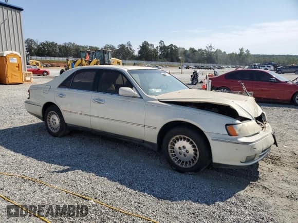 ✅ 1998 Infiniti Q45 • VIN: JNKBY31A2WM404198 • Lot: 82143095. Wystawiony na Copart z przebiegiem 168 073 mil. Bezpłatny archiwum sprzedaży aukcyjnych z USA i szczegółowy raport historii pojazdu na DreamBid. Zdjęcie 4.
