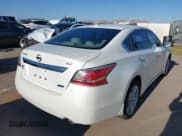 ✅ 2014 Nissan Altima SV • VIN: 1N4AL3AP7EC272243 • Lot: 43037403. Listed on IAAI with 85,536 mi. Free auction sales archive from the USA and detailed vehicle history report at DreamBid. Image 4.