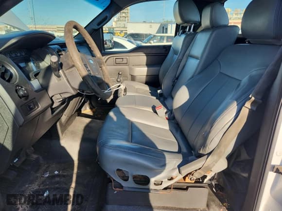 ✅ 2014 Ford F-150 XL • VIN: 1FTMF1CM5EKD62051 • Lot: 91361955. Listed on Copart with 230,703 mi. Free auction sales archive from the USA and detailed vehicle history report at DreamBid. Image 7.