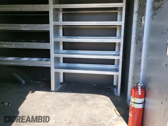 ✅ 2018 Ford Transit • VIN: 1FTBW2XM8JKB38192 • Lot: 71673765. Wystawiony na Copart z przebiegiem 143 494 mil. Bezpłatny archiwum sprzedaży aukcyjnych z USA i szczegółowy raport historii pojazdu na DreamBid. Zdjęcie 10.