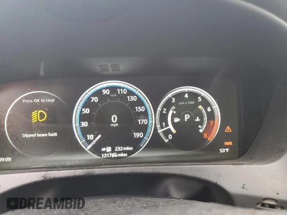 ✅ 2018 Jaguar F-Pace 30t R-Sport • VIN: SADCL2GXXJA285583 • Lot: 42255625. Listed on Copart with 121,786 mi. Free auction sales archive from the USA and detailed vehicle history report at DreamBid. Image 9.