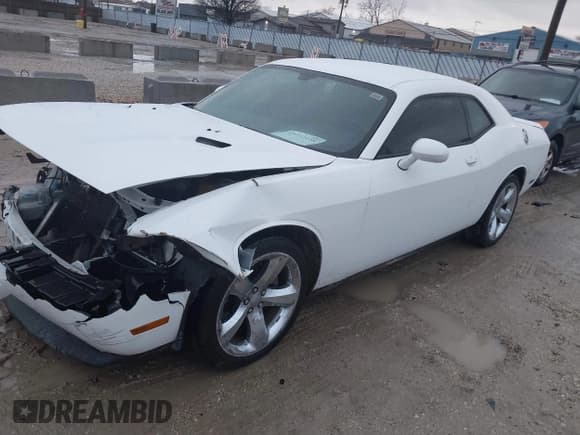 ✅ 2013 Dodge Challenger Rallye Redline • VIN: 2C3CDYAG3DH676556 • Lot: 41237128. Wystawiony na IAAI z przebiegiem 60 472 mil. Bezpłatny archiwum sprzedaży aukcyjnych z USA i szczegółowy raport historii pojazdu na DreamBid. Zdjęcie 17.