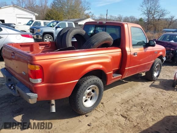 ✅ 1998 Ford Ranger XL • VIN: 1FTYR10U9WPA41258 • Лот: 43783956. Опубликован ранее на IAAI с пробегом 181 073 миль. Бесплатный доступ к архиву аукционных продаж из США и подробный отчёт об истории автомобиля на DreamBid. Изображение 4.