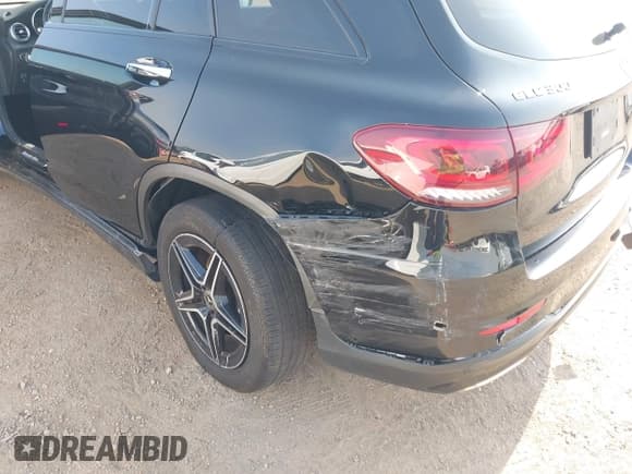 ✅ 2022 Mercedes-Benz GLC 300 • VIN: W1N0G8EB2NG062950 • Lot: 42962800. Wystawiony na IAAI z przebiegiem 74 472 mil. Bezpłatny archiwum sprzedaży aukcyjnych z USA i szczegółowy raport historii pojazdu na DreamBid. Zdjęcie 6.