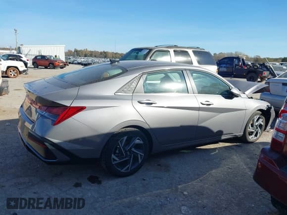 ✅ 2024 Hyundai Elantra Limited • VIN: KMHLP4DG0RU819146 • Лот: 43645205. Опубликован ранее на IAAI с пробегом 34 837 миль. Бесплатный доступ к архиву аукционных продаж из США и подробный отчёт об истории автомобиля на DreamBid. Изображение 14.