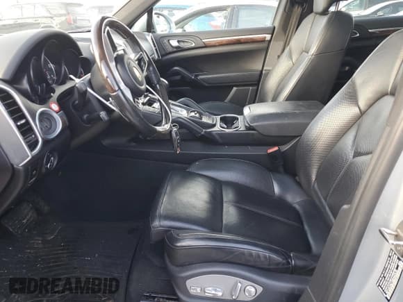 ✅ 2016 Porsche Cayenne Diesel • VIN: WP1AF2A27GKA42578 • Lot: 81788444. Listed on Copart with 95,827 mi. Free auction sales archive from the USA and detailed vehicle history report at DreamBid. Image 7.