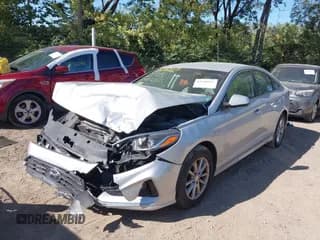 ✅ 2019 Hyundai Sonata SE • VIN: 5NPE24AF2KH796282 • Лот: 43348212. Опубликован ранее на IAAI с пробегом 75 515 миль. Бесплатный доступ к архиву аукционных продаж из США и подробный отчёт об истории автомобиля на DreamBid. Изображение 2.
