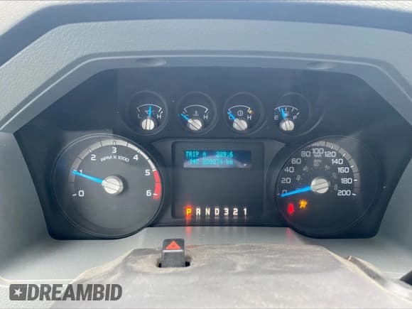 ✅ 2011 Ford F-550 XL • VIN: 1FDUF5GY5BEA27317 • Lot: 69267454. Wystawiony na Copart z przebiegiem 200 274 mil. Bezpłatny archiwum sprzedaży aukcyjnych z USA i szczegółowy raport historii pojazdu na DreamBid. Zdjęcie 9.