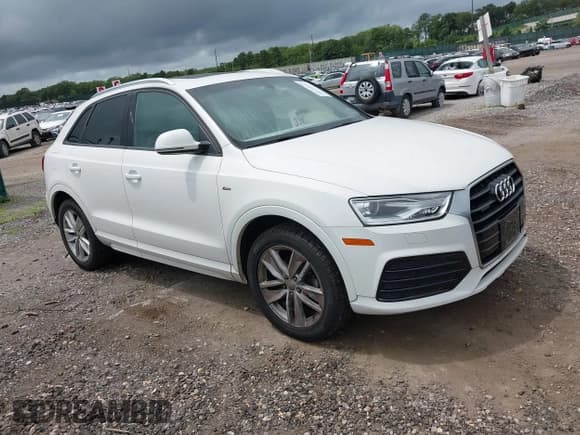 ✅ 2018 Audi Q3 Premium • VIN: WA1ECCFS4JR031556 • Lot: 42724517. Listed on IAAI with 51,951 mi. Free auction sales archive from the USA and detailed vehicle history report at DreamBid. Image 1.