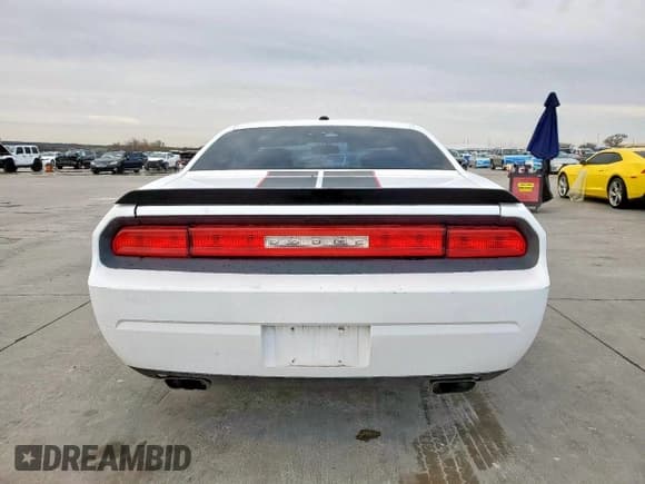 ✅ 2011 Dodge Challenger • VIN: 2B3CJ4DG3BH601959 • Lot: 50878465. Wystawiony na Copart z przebiegiem 243 984 mil. Bezpłatny archiwum sprzedaży aukcyjnych z USA i szczegółowy raport historii pojazdu na DreamBid. Zdjęcie 6.