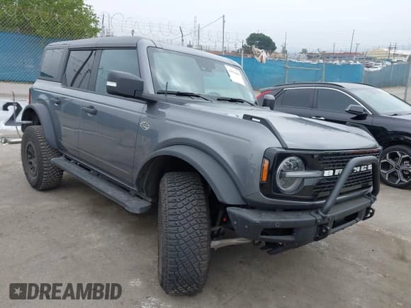 ✅ 2023 Ford Bronco • VIN: 1FMEE5DP6PLB44068 • Lot: 42034403. Wystawiony na IAAI z przebiegiem 5 858 mil. Bezpłatny archiwum sprzedaży aukcyjnych z USA i szczegółowy raport historii pojazdu na DreamBid. Zdjęcie 1.