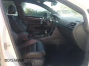 ✅ 2019 Volkswagen Golf R • VIN: WVWWA7AU5KW218694 • Lot: 80943305. Wystawiony na Copart z przebiegiem 88 209 mil. Bezpłatny archiwum sprzedaży aukcyjnych z USA i szczegółowy raport historii pojazdu na DreamBid. Zdjęcie 5.