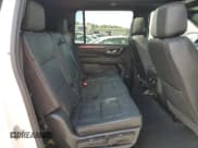 ✅ 2021 Chevrolet Suburban RST • VIN: 1GNSKEKD1MR390115 • Lot: 73106224. Wystawiony na Copart z przebiegiem 51 308 mil. Bezpłatny archiwum sprzedaży aukcyjnych z USA i szczegółowy raport historii pojazdu na DreamBid. Zdjęcie 11.