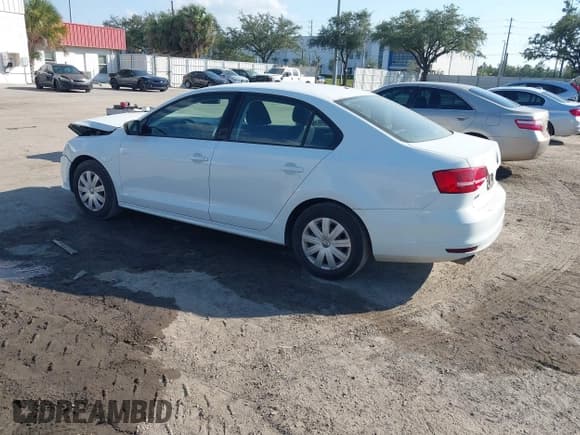 ✅ 2015 Volkswagen Jetta S • VIN: 3VW2K7AJ9FM343265 • Lot: 43704978. Wystawiony na IAAI z przebiegiem 77 334 mil. Bezpłatny archiwum sprzedaży aukcyjnych z USA i szczegółowy raport historii pojazdu na DreamBid. Zdjęcie 3.
