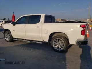 ✅ 2020 Chevrolet Silverado 1500 LT • VIN: 1GCPWCED5LZ242941 • Lot: 68881254. Wystawiony na Copart z przebiegiem 96 198 mil. Bezpłatny archiwum sprzedaży aukcyjnych z USA i szczegółowy raport historii pojazdu na DreamBid. Zdjęcie 2.