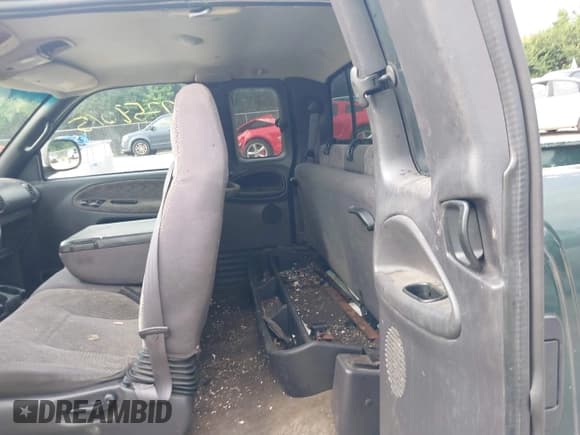 ✅ 2001 Dodge 1500 • VIN: 3B7HC13Z01G782338 • Lot: 42758085. Listed on IAAI with 116,810 mi. Free auction sales archive from the USA and detailed vehicle history report at DreamBid. Image 8.