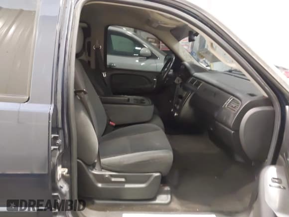 ✅ 2007 Chevrolet Tahoe LS • VIN: 1GNFC13C87R394003 • Lot: 42206597. Wystawiony na IAAI z przebiegiem 147 358 mil. Bezpłatny archiwum sprzedaży aukcyjnych z USA i szczegółowy raport historii pojazdu na DreamBid. Zdjęcie 5.