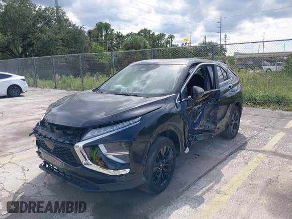 ✅ 2022 Mitsubishi Eclipse Cross LE • VIN: JA4ASVAA4NZ060962 • Лот: 43154371. Опубликован ранее на IAAI с пробегом 37 019 миль. Бесплатный доступ к архиву аукционных продаж из США и подробный отчёт об истории автомобиля на DreamBid. Изображение 2.