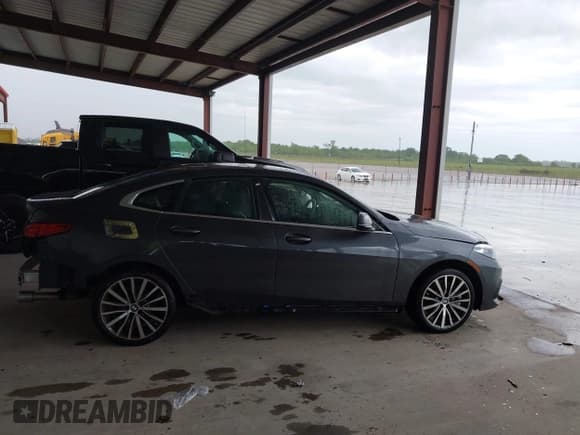 ✅ 2021 BMW 2 Series 228i • VIN: WBA53AK06M7J27782 • Lot: 42457186. Wystawiony na IAAI z przebiegiem 21 318 mil. Bezpłatny archiwum sprzedaży aukcyjnych z USA i szczegółowy raport historii pojazdu na DreamBid. Zdjęcie 13.