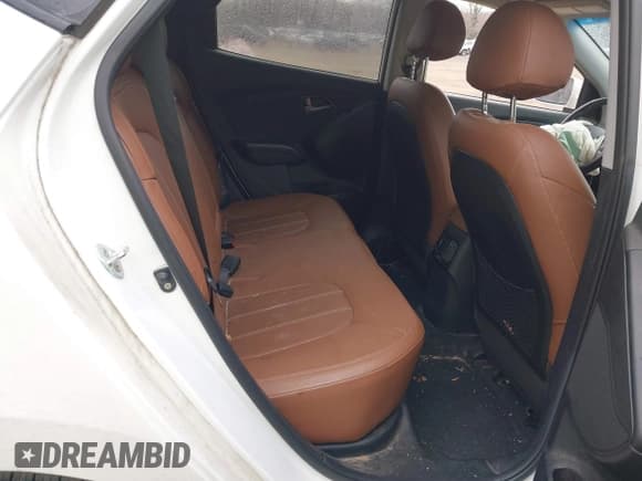 ✅ 2014 Hyundai Tucson SE • VIN: KM8JUCAG1EU945945 • Lot: 41684277. Wystawiony na IAAI z przebiegiem 123 611 mil. Bezpłatny archiwum sprzedaży aukcyjnych z USA i szczegółowy raport historii pojazdu na DreamBid. Zdjęcie 8.