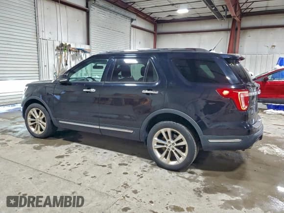 ✅ 2018 Ford Explorer Limited • VIN: 1FM5K8F80JGB62159 • Lot: 95653485. Wystawiony na Copart z przebiegiem 107 609 mil. Bezpłatny archiwum sprzedaży aukcyjnych z USA i szczegółowy raport historii pojazdu na DreamBid. Zdjęcie 2.