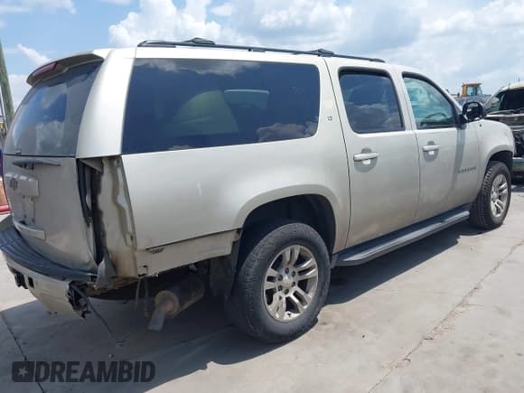 ✅ 2013 Chevrolet Suburban LT • VIN: 1GNSCJE06DR121770 • Lot: 43074095. Wystawiony na IAAI z przebiegiem 240 775 mil. Bezpłatny archiwum sprzedaży aukcyjnych z USA i szczegółowy raport historii pojazdu na DreamBid. Zdjęcie 4.
