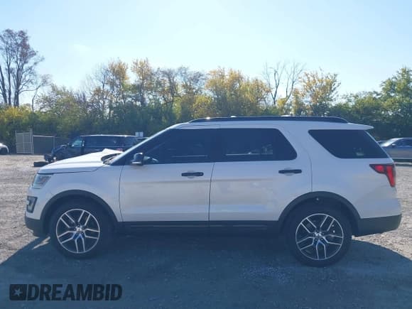 ✅ 2016 Ford Explorer Sport • VIN: 1FM5K8GT1GGB16769 • Lot: 43590989. Listed on IAAI with 114,618 mi. Free auction sales archive from the USA and detailed vehicle history report at DreamBid. Image 15.