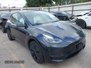 ✅ 2024 Tesla Model Y • VIN: 7SAYGDED6RF105712 • Lot: 42426766. Wystawiony na IAAI z przebiegiem 12 527 mil. Bezpłatny archiwum sprzedaży aukcyjnych z USA i szczegółowy raport historii pojazdu na DreamBid. Zdjęcie 1.