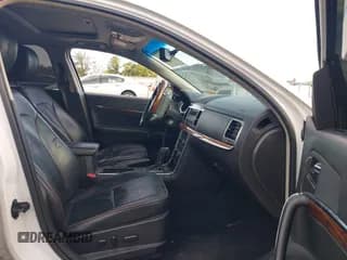 ✅ 2012 Lincoln MKZ • VIN: 3LNHL2JC5CR813039 • Лот: 43538743. Опубликован ранее на IAAI с пробегом 106 370 миль. Бесплатный доступ к архиву аукционных продаж из США и подробный отчёт об истории автомобиля на DreamBid. Изображение 5.