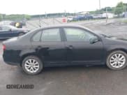 ✅ 2010 Volkswagen Jetta Limited Edition • VIN: 3VWAZ7AJ3AM096583 • Lot: 42487699. Listed on IAAI with 194,527 mi. Free auction sales archive from the USA and detailed vehicle history report at DreamBid. Image 13.