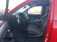 ✅ 2018 Chevrolet Silverado 1500 LT • VIN: 3GCUKREC4JG611312 • Лот: 43121610. Опубликован ранее на IAAI с пробегом 32 147 миль. Бесплатный доступ к архиву аукционных продаж из США и подробный отчёт об истории автомобиля на DreamBid. Изображение 5.