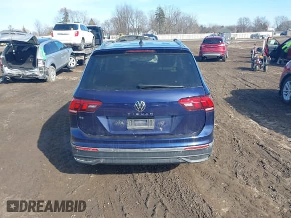 ✅ 2023 Volkswagen Tiguan SE • VIN: 3VVNB7AX3PM040666 • Lot: 41771816. Listed on IAAI with 28,832 mi. Free auction sales archive from the USA and detailed vehicle history report at DreamBid. Image 16.