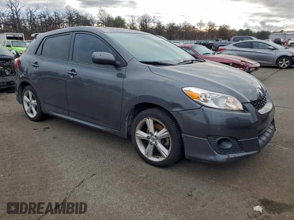 ✅ 2010 Toyota Matrix S • VIN: 2T1LE4EE0AC013543 • Лот: 95496715. Опубликован ранее на Copart с пробегом 100 416 миль. Бесплатный доступ к архиву аукционных продаж из США и подробный отчёт об истории автомобиля на DreamBid. Изображение 4.