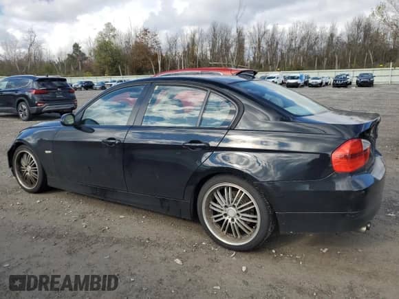 2006 BMW 3 Series 325i z VIN WBAVB13506KR62791, wystawiony jako Copart lot #82771415 z przebiegiem 261 229 mil mil oraz Szkoda całkowita • Salvage title. Historia ofert i sprzedaży dostępna na DreamBid. Obrazek 2.