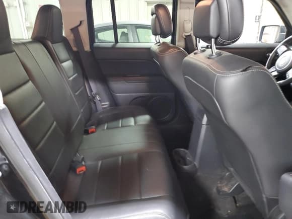 ✅ 2015 Jeep Patriot Latitude • VIN: 1C4NJRFBXFD382684 • Lot: 92694265. Listed on Copart with 103,277 mi. Free auction sales archive from the USA and detailed vehicle history report at DreamBid. Image 10.