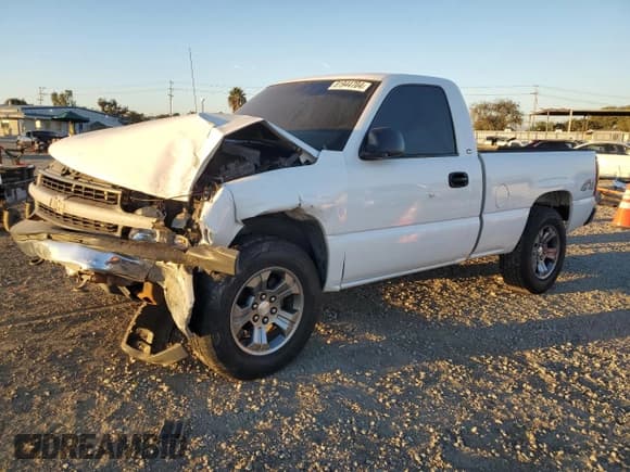 ✅ 2000 Chevrolet Silverado 1500 LS • VIN: 1GCEK14T1YZ301314 • Лот: 81944704. Опубликован ранее на Copart с пробегом 129 725 миль. Бесплатный доступ к архиву аукционных продаж из США и подробный отчёт об истории автомобиля на DreamBid. Изображение 1.