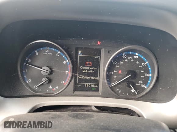 ✅ 2018 Toyota RAV4 XLE • VIN: 2T3RFREV7JW750913 • Лот: 82642695. Опубликован ранее на Copart с пробегом 88 010 миль. Бесплатный доступ к архиву аукционных продаж из США и подробный отчёт об истории автомобиля на DreamBid. Изображение 9.