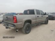 ✅ 2006 Chevrolet Silverado 2500HD LT1 • VIN: 1GCHC23D86F176983 • Лот: 44732465. Опубликован ранее на Copart с пробегом 223 649 миль. Бесплатный доступ к архиву аукционных продаж из США и подробный отчёт об истории автомобиля на DreamBid. Изображение 3.