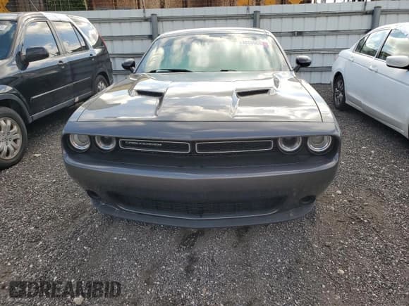 ✅ 2018 Dodge Challenger SXT Plus • VIN: 2C3CDZAG8JH311663 • Lot: 48885693. Wystawiony na Copart z przebiegiem 40 608 mil. Bezpłatny archiwum sprzedaży aukcyjnych z USA i szczegółowy raport historii pojazdu na DreamBid. Zdjęcie 5.