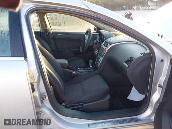 ✅ 2009 Chevrolet Malibu 1LT • VIN: 1G1ZH57B294109305 • Lot: 43502848. Wystawiony na IAAI z przebiegiem 293 758 mil. Bezpłatny archiwum sprzedaży aukcyjnych z USA i szczegółowy raport historii pojazdu na DreamBid. Zdjęcie 5.