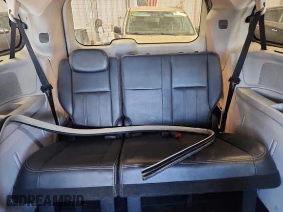 ✅ 2010 Chrysler Town & Country Touring Plus • VIN: 2A4RR8DX4AR495033 • Lot: 85886445. Wystawiony na Copart z przebiegiem 122 825 mil. Bezpłatny archiwum sprzedaży aukcyjnych z USA i szczegółowy raport historii pojazdu na DreamBid. Zdjęcie 10.