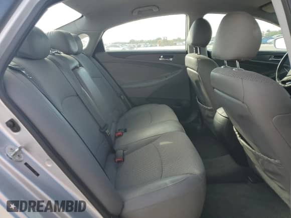 2012 Hyundai Sonata SE z VIN 5NPEC4AB5CH476868, wystawiony jako Copart lot #82700055 z przebiegiem 122 534 mil mil oraz Szkoda całkowita • Salvage title. Historia ofert i sprzedaży dostępna na DreamBid. Obrazek 10.