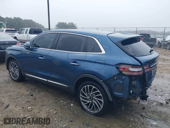 ✅ 2019 Lincoln Nautilus Reserve • VIN: 2LMPJ8L93KBL53791 • Lot: 39925917. Listed on IAAI with 54,939 mi. Free auction sales archive from the USA and detailed vehicle history report at DreamBid. Image 3.