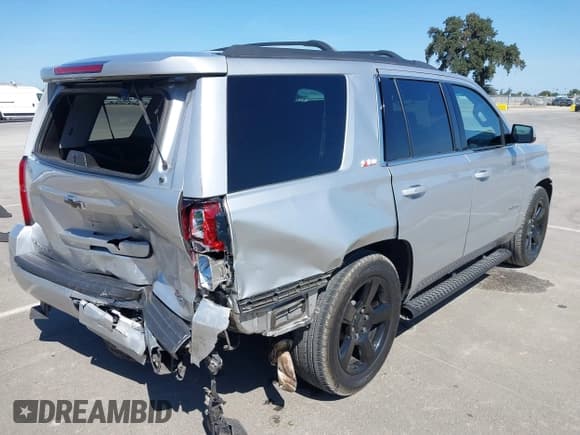 ✅ 2018 Chevrolet Tahoe LT • VIN: 1GNSKBKC9JR290670 • Lot: 42609700. Wystawiony na IAAI z przebiegiem 133 490 mil. Bezpłatny archiwum sprzedaży aukcyjnych z USA i szczegółowy raport historii pojazdu na DreamBid. Zdjęcie 4.